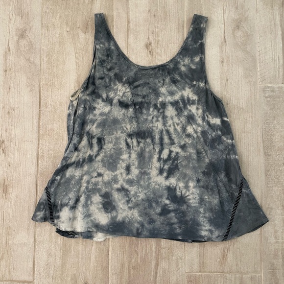 Storee Tank Top - Picture 3 of 3